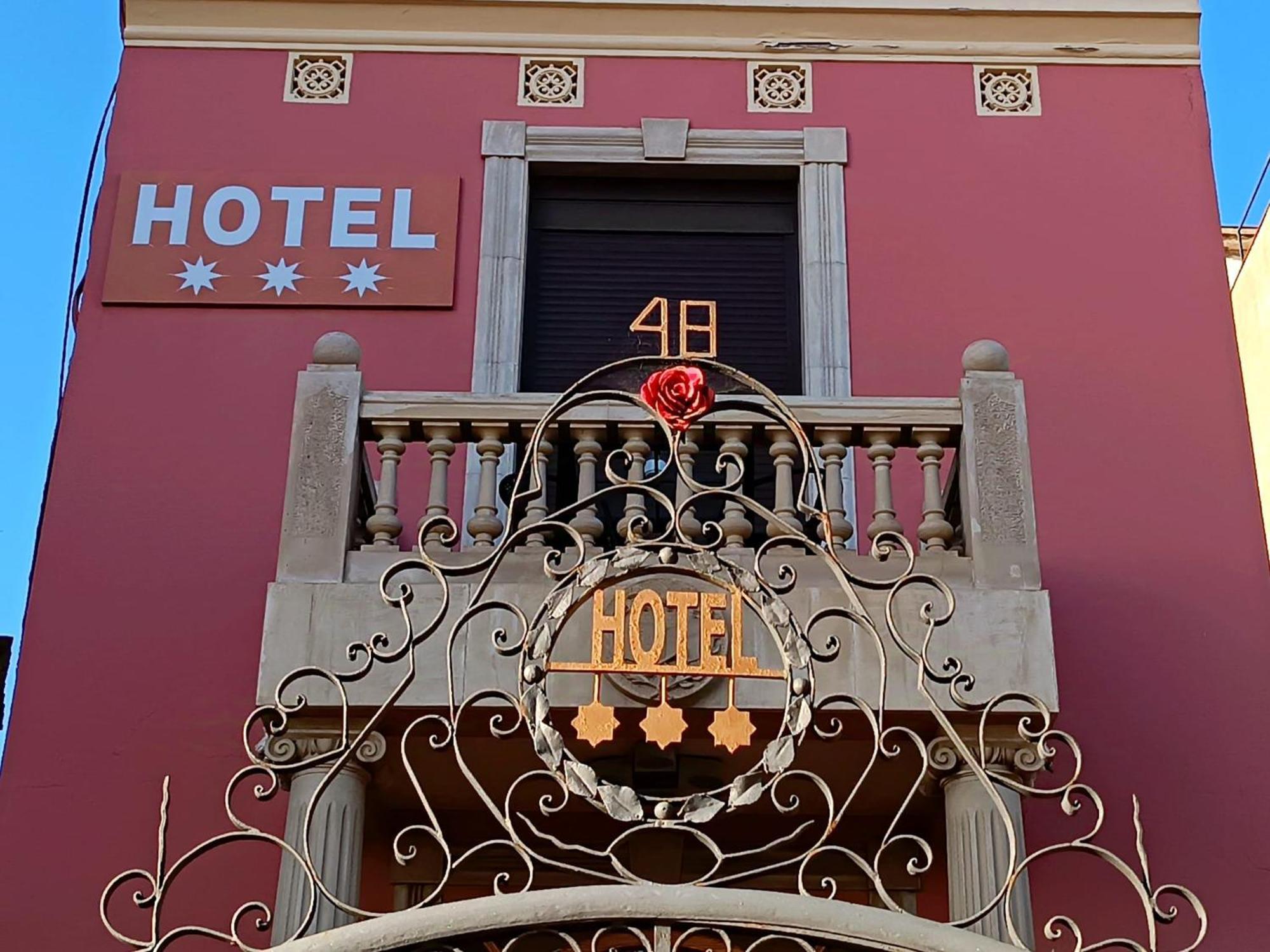 Hotel Llar De Capitans Masnou Buitenkant foto