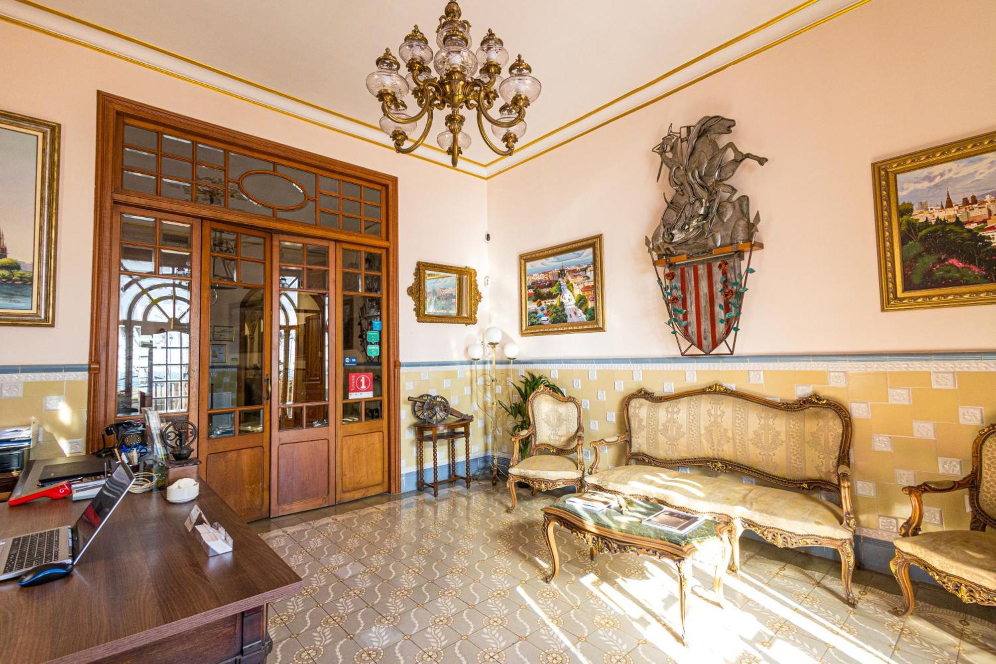 Hotel Llar De Capitans Masnou Buitenkant foto