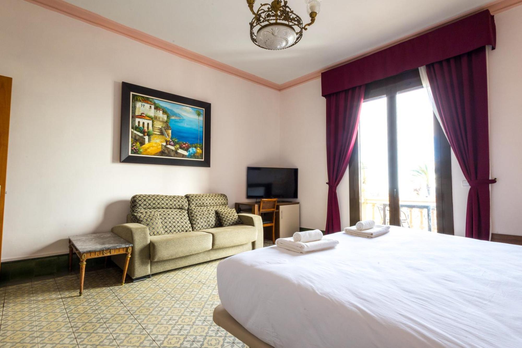 Hotel Llar De Capitans Masnou Buitenkant foto